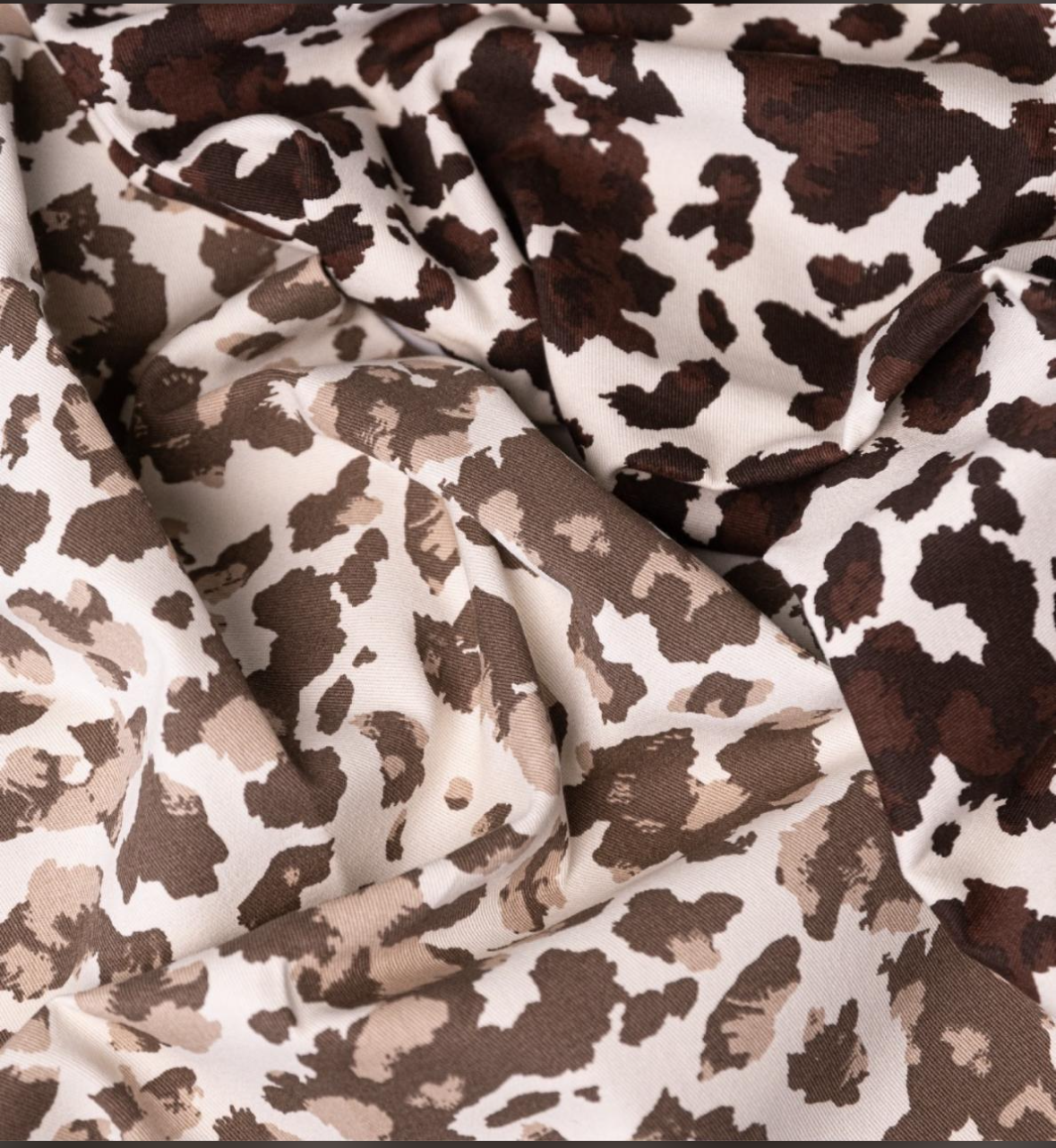 Gabardina cow print estampada