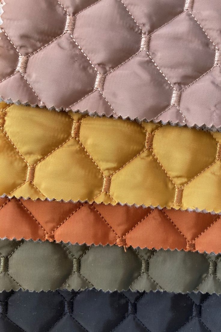 MATELASSE ENGUATADO ROMBOS Y BASTONES - Image 3